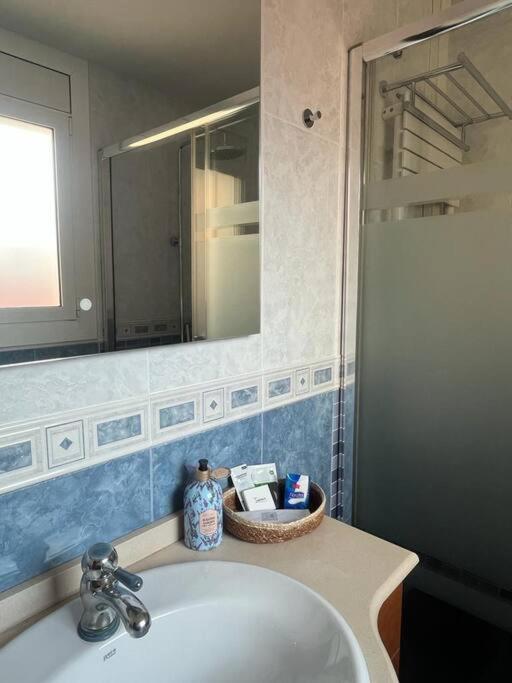 Atico Luminoso Centrico Y Comodo Appartement Figueres  Buitenkant foto