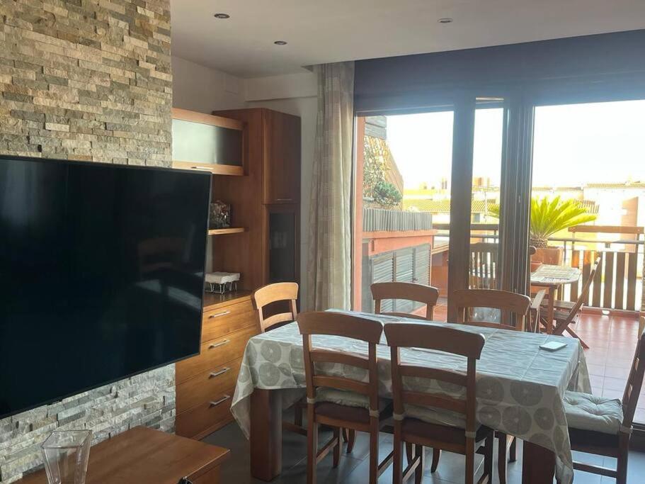 Atico Luminoso Centrico Y Comodo Appartement Figueres  Buitenkant foto