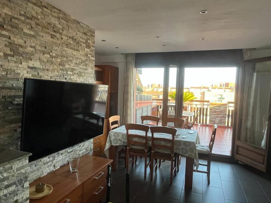 Atico Luminoso Centrico Y Comodo Appartement Figueres  Buitenkant foto